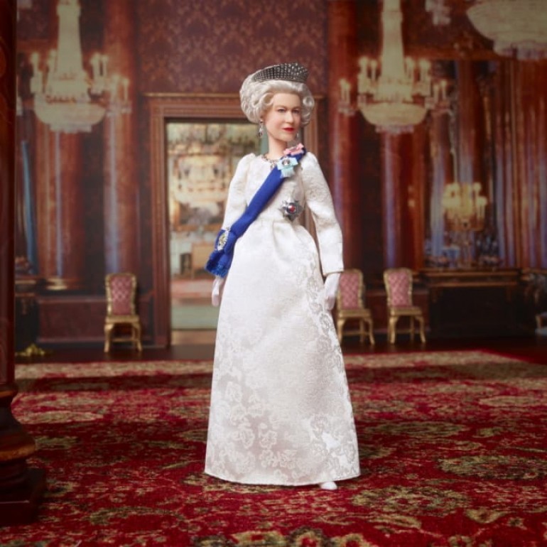 Барби – кралица Елизабет II 