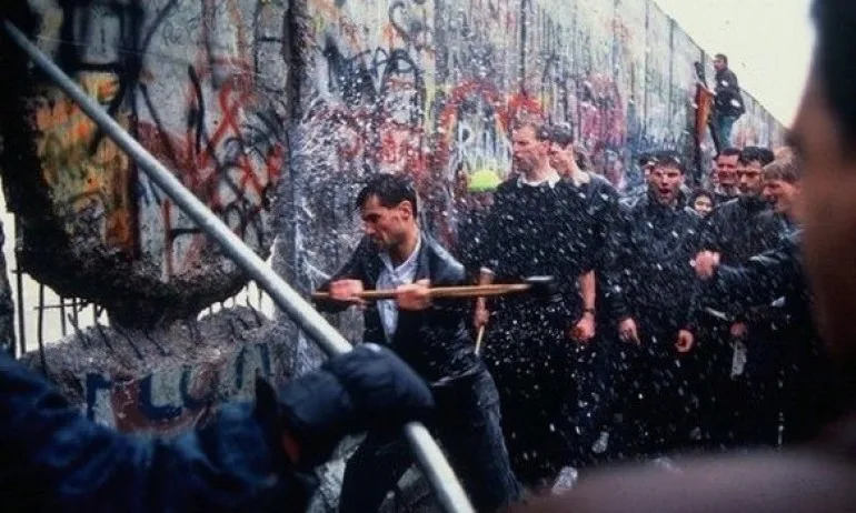 29 години без Берлинската стена - Tribune.bg