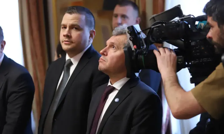 Тошко Йорданов: Този кабинет е на ПП-ДБ, може би Кирил Петков не е закусвал пица и затова излезе възмутен - Tribune.bg