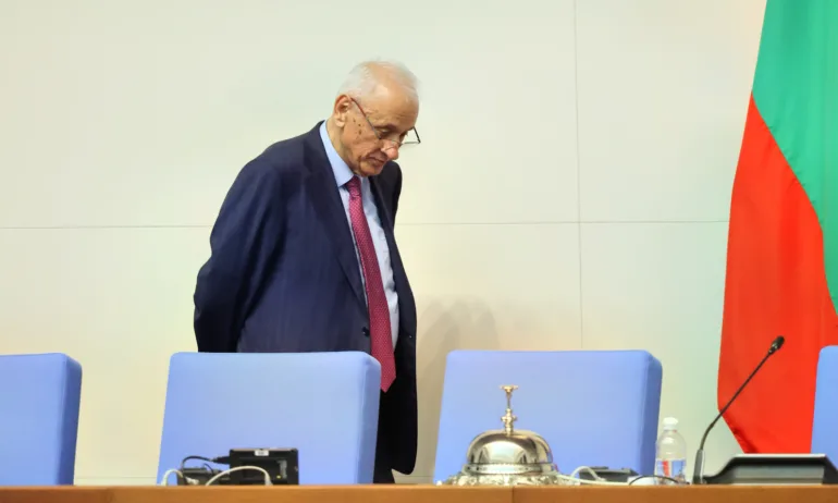 Скандал може ли да има председателски съвет прекъсна заседанието на НС - Tribune.bg