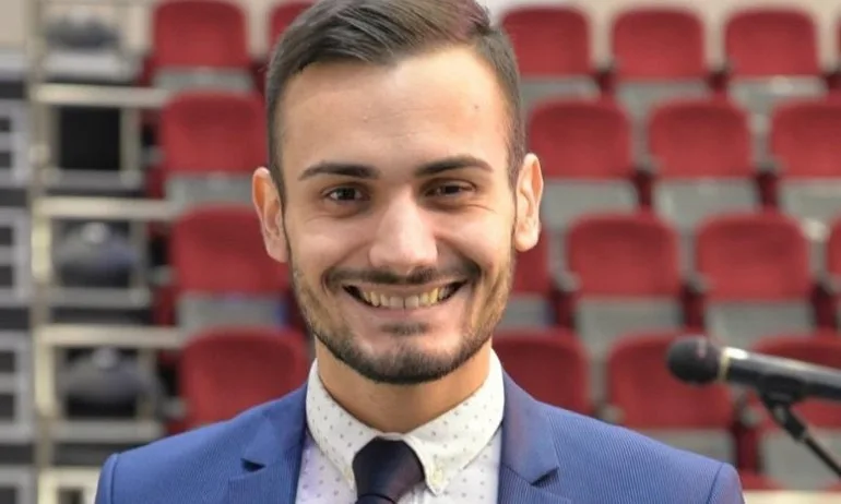 Кметски син води листата на Изправи се! Мутри вън в Русе - Tribune.bg