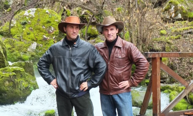 Мъртвите близнаци били планинари, близки предполагат, че единият е пострадал, а другият загинал в опит да го спаси - Tribune.bg