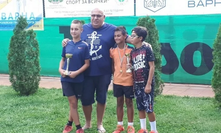 Емил Андреев и Клара Кирчева триумфираха на регионално до 12 г. във Варна - Tribune.bg