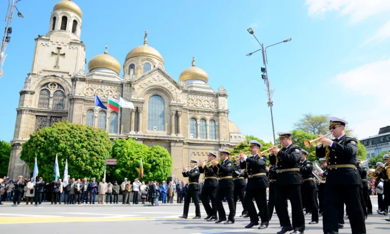 Варна отбеляза 6-ти май – Ден на храбростта и празник на Българската армия - Tribune.bg