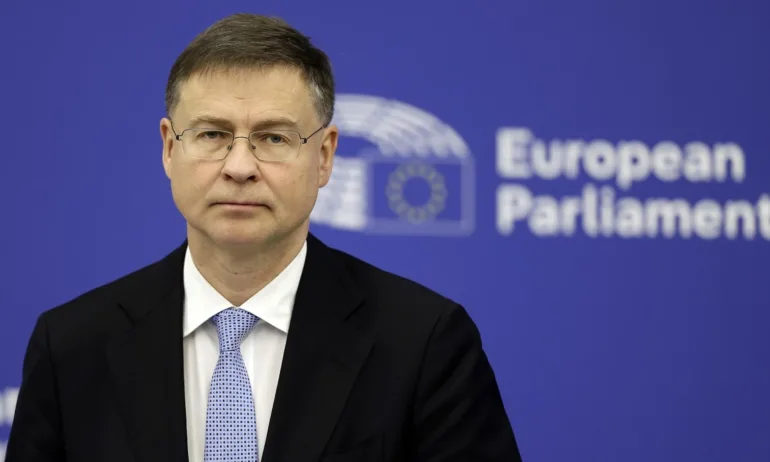 ЕС са отворени да обсъдят покупка на енергия и въоръжение от САЩ - Tribune.bg