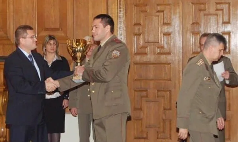 Пулев: Военновъздушните сили заслужават най-доброто, модерен и нов многоцелеви самолет – F-16 Block 70 - Tribune.bg