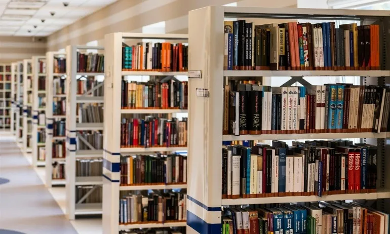 142 училища ще получат средства за осъвременяване на библиотечния фонд - Tribune.bg