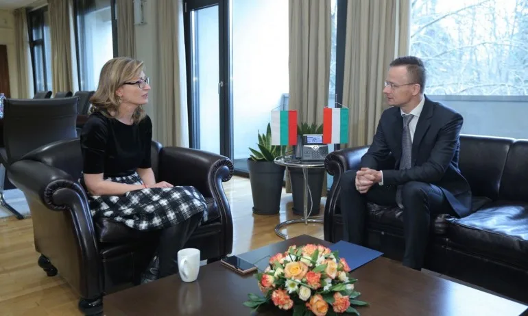 Захариева: Трябва да има бързи транзитни коридори за хора и стоки в ЕС - Tribune.bg