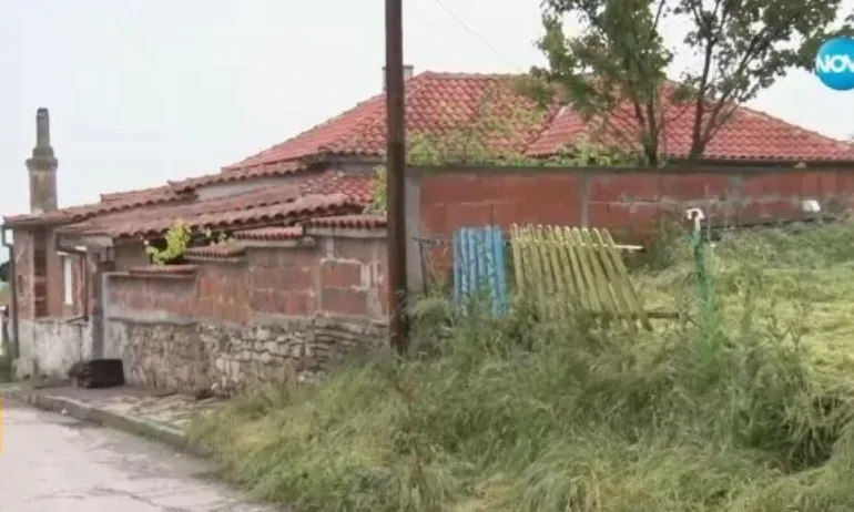 Нападнаха служители на Агенцията по храните с брадва - Tribune.bg