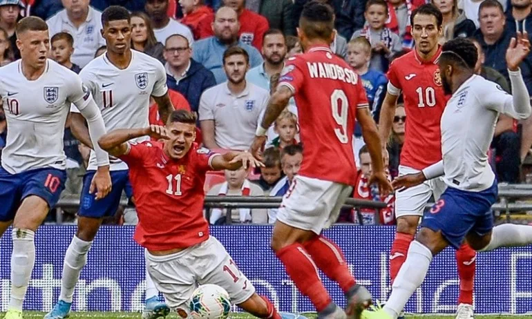 Английските национали обсъждат колективно напускане на терена в София - Tribune.bg