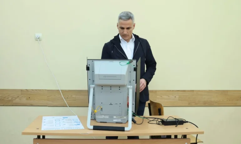 Гюров упражни правото си на глас - Tribune.bg