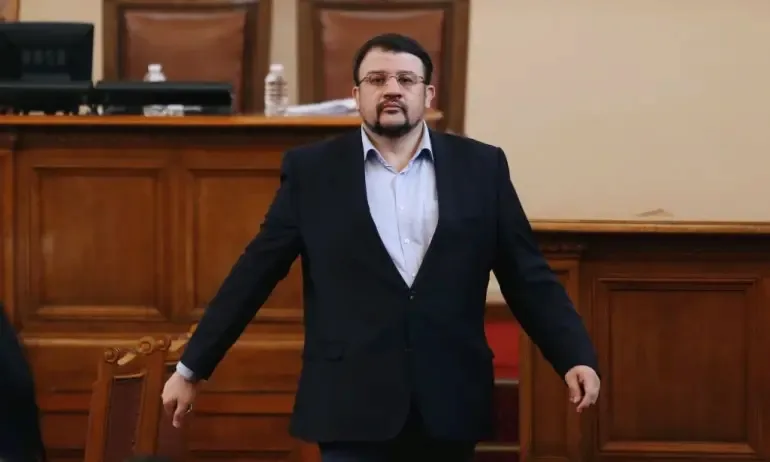 Димчев за Настимир Ананиев: Фактът, че си служи с нумерология го прави много загубен - Tribune.bg