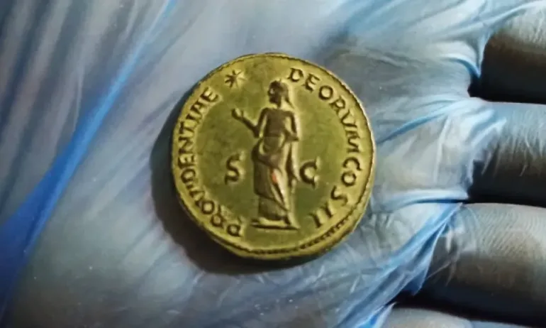 Иззеха над 1000 предмета с вид на антични от дома на 52-годишен мъж в Каспичан - Tribune.bg