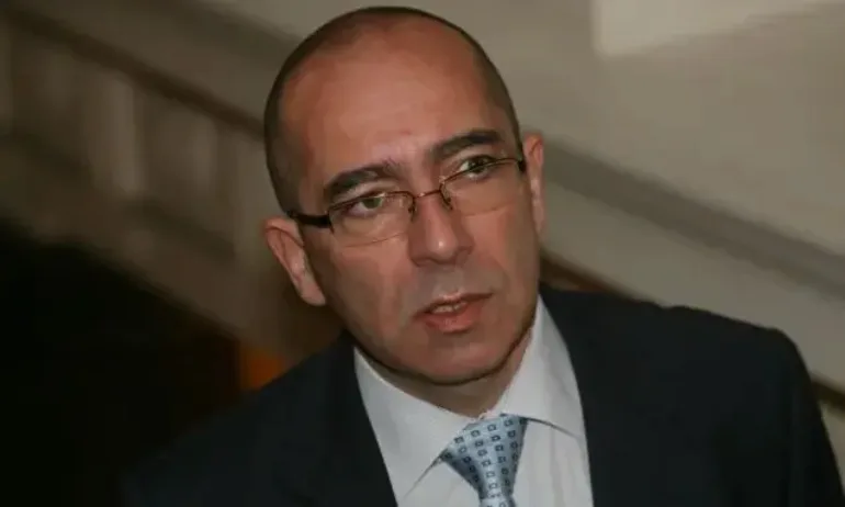 Сербезова уволни и д-р Константинов, проф. Панайот Куртев временно поема Онкологията - Tribune.bg