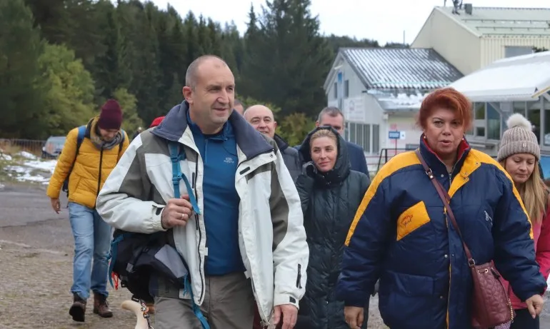 Радев и Йотова дадоха старт на кампанията си в спортни екипи и с поход на Витоша - Tribune.bg