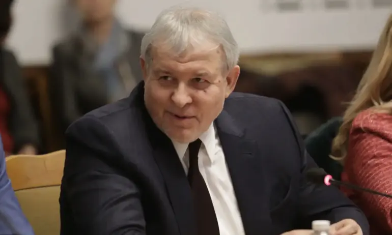 ГЕРБ-СДС ще търсят жена за еврокомисар - Tribune.bg