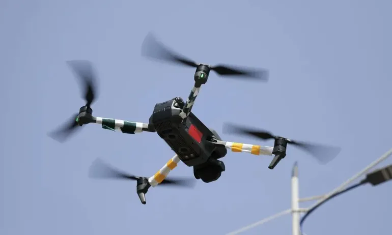 Дронове над военната база, в която живеят държавният секретар и министърът на отбраната на САЩ - Tribune.bg