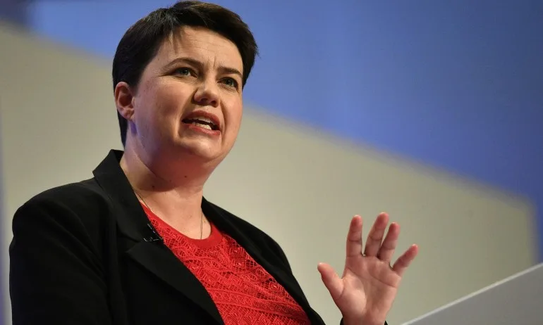 Лидерът на шотландските консерватори подаде оставка - Tribune.bg