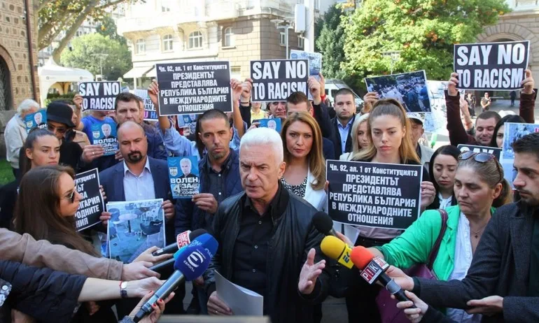 Сидеров иска от Радев да защити честта и достойнството на нацията - Tribune.bg