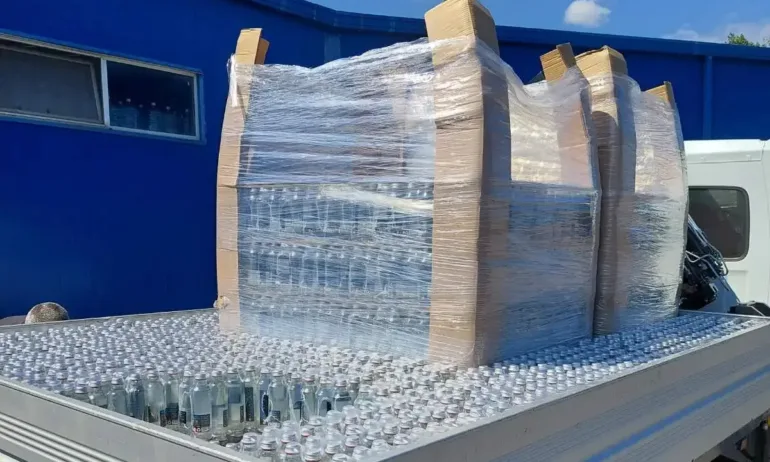 Фандъкова нареди аварийните екипи на общината да доставят вода на Своге - Tribune.bg