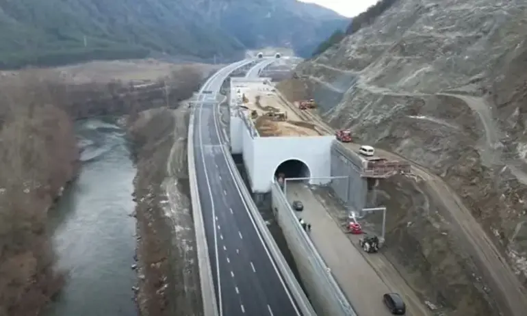 Финални дейности преди пускането на тунел Железница (ВИДЕО с дрон) - Tribune.bg