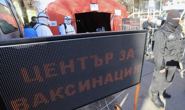 Плавно нараства броят на медицински специалисти в София, които искат да се ваксинират - Tribune.bg