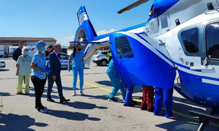 Хеликоптерът с ранените на Тракия деца кацна в Белград - Tribune.bg