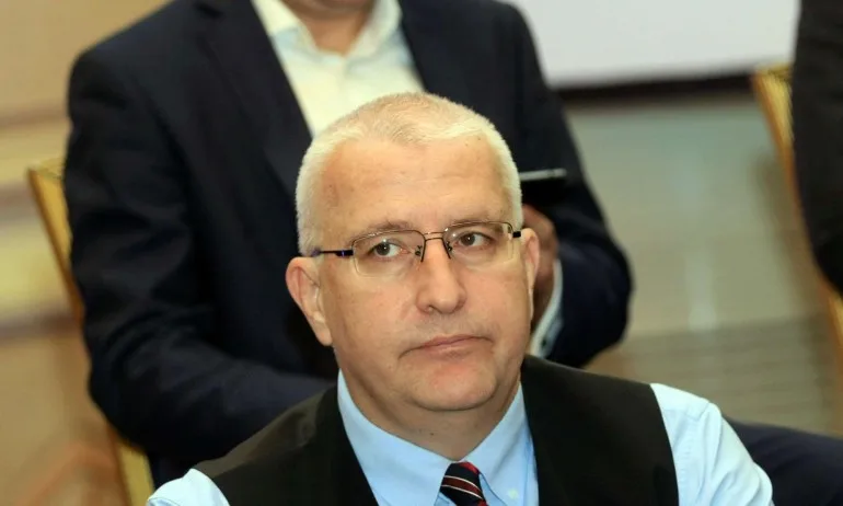 Харизанов: Светослав Малинов се оформи като най-абсурдният евродепутат, който България някога е имала - Tribune.bg