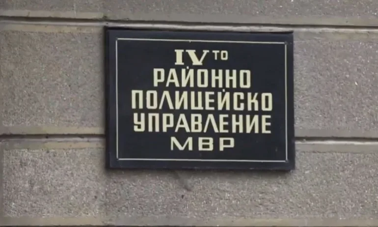 Закопчаните ченгета: Пазарували без да плащат, спипани са с подкупа - Tribune.bg