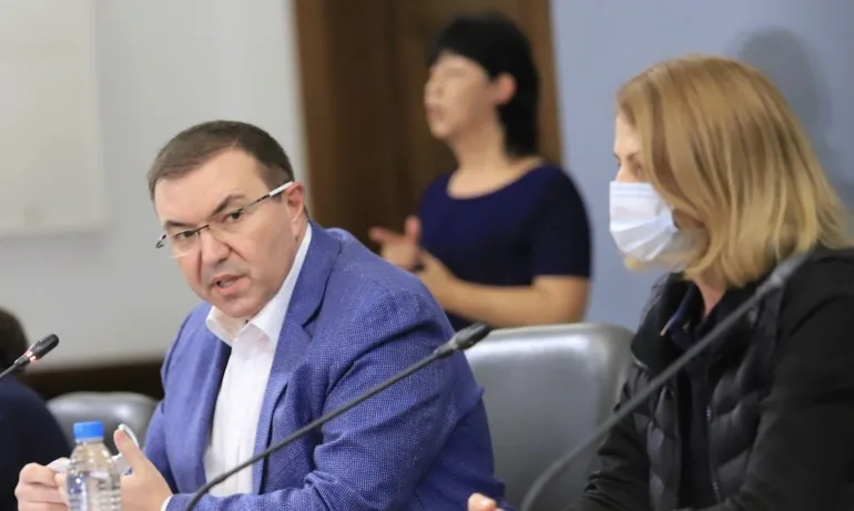 Ангелов: Отпускат се още 80 милиона лева за битката с COVID-19 до края на годината - Tribune.bg