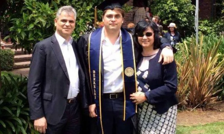 А защо никой не протестира пред Лукойл? Защото мъжът на Нинова е директор там ли? - Tribune.bg