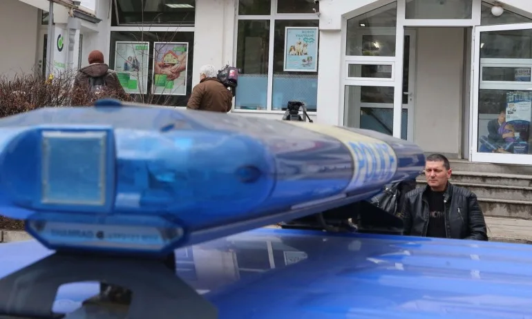 Банков обир в София, откраднати са 1000 лв. от клон в Сухата река - Tribune.bg