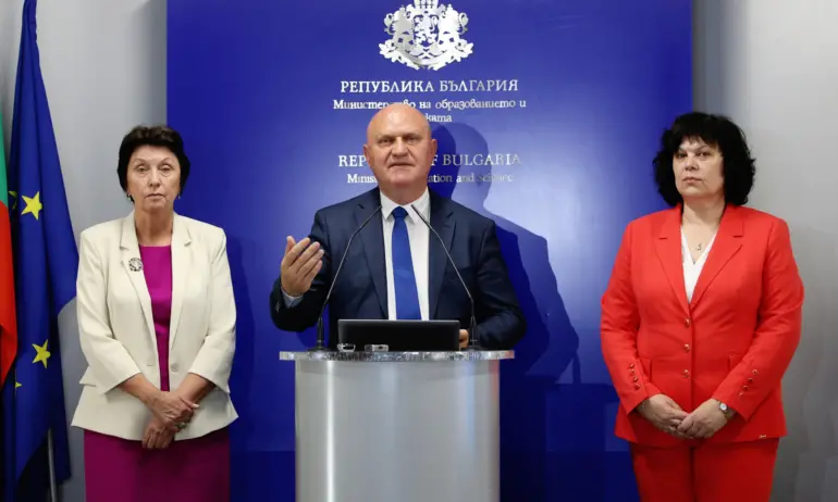 Добър 4.32: Рекордно висок резултат на матурата по БЕЛ - Tribune.bg