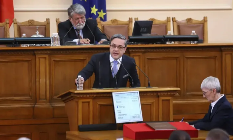 Тома Биков към ПП: Приключи времето когато хората ви мислеха за млади, вече ви мислят за глупави - Tribune.bg