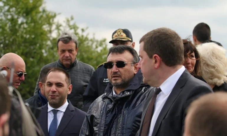 Заради скъсаната дига на шламохранилище: Перник минава на газ, няма риск за жителите на града - Tribune.bg