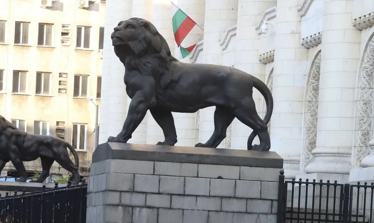 След заседание, продължило цяла нощ: Петимата заподозрени за шпионаж остават в ареста - Tribune.bg