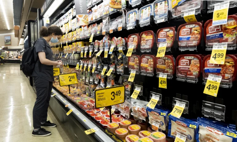 В Гърция ще се поддържат по-ниски цени на стоките от първа необходимост - Tribune.bg