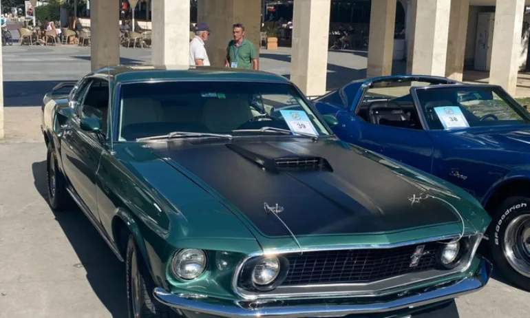 Варна събира над 120 класически автомобила за конкурс за елегантност на ретро автомобили (СНИМКИ) - Tribune.bg