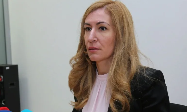 Ангелкова: 58 са хотелите в България, които имат договори с Томас Кук - Tribune.bg