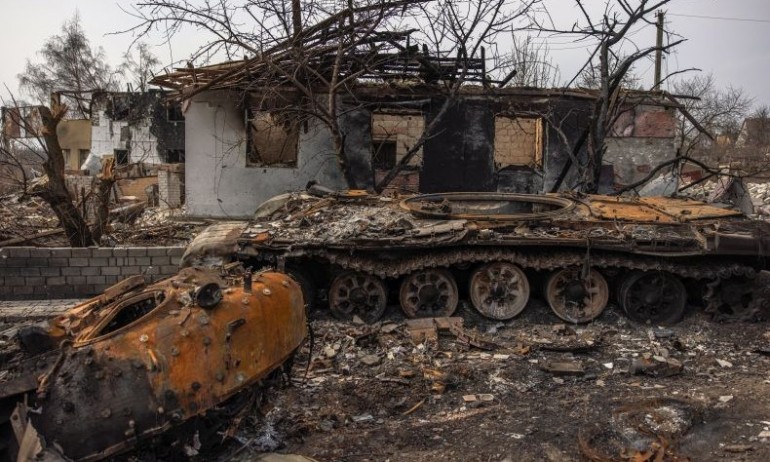Украински хеликоптери поразиха петролна база на Русия - Tribune.bg