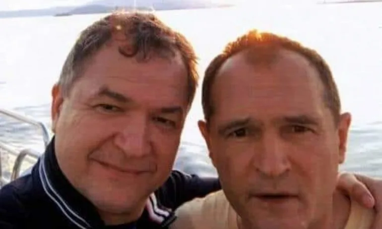 Те се скитаха в морето, винаги двама, винаги... - Tribune.bg