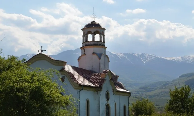 Правителството отпуска 5 милиона лева за заплатите на свещениците - Tribune.bg