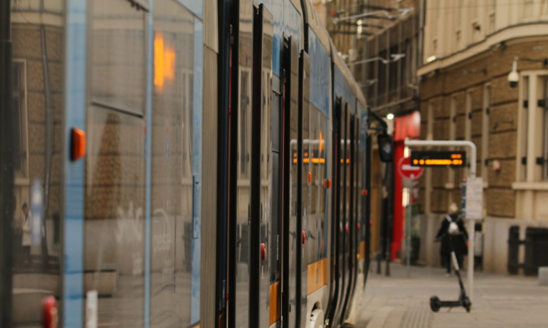 Пускат допълнителен транспорт за Задушница в София - Tribune.bg