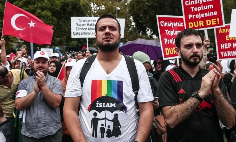 Хиляди в Турция на протест против ЛГБТ организациите - Tribune.bg