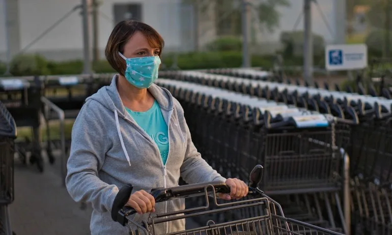 Редица европейски страни връщат в сила изискването за носене на маски - Tribune.bg