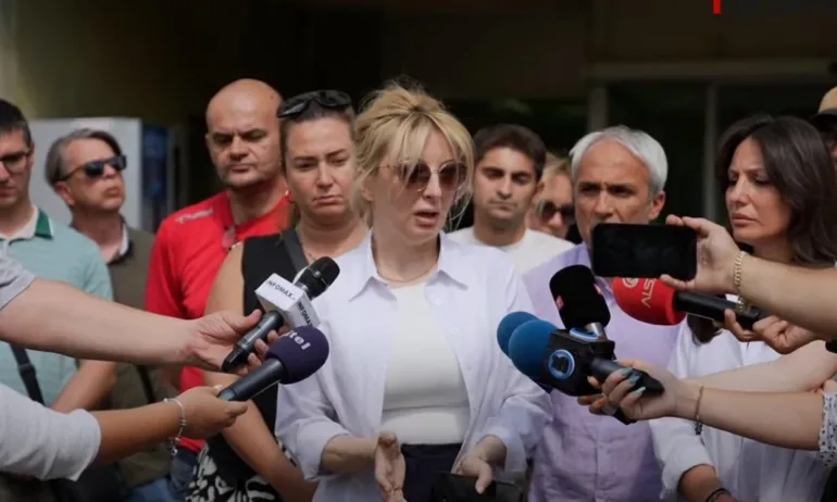 Нападнаха кметицата на Скопие Данела Арсовска - български гражданин - Tribune.bg