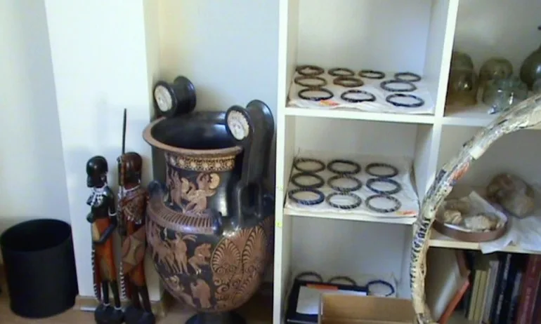 Иззеха още културни ценности от офиса на Васил Божков - Tribune.bg