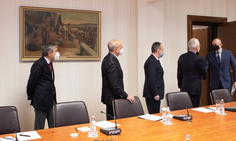 Димитър Стоянов: Къде се намира центърът на властта? На Дондуков № 1 или на Дондуков № 2? - Tribune.bg