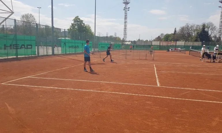 Великолепно начало за юношите ни на Пловдив къп - Tribune.bg