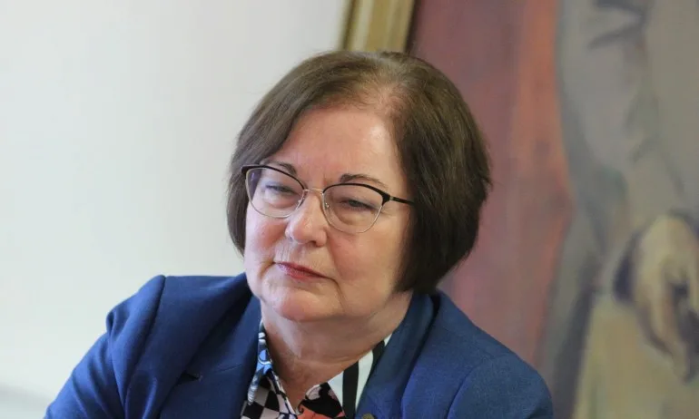 Кметицата на Троян с положителен тест за COVID-19 - Tribune.bg